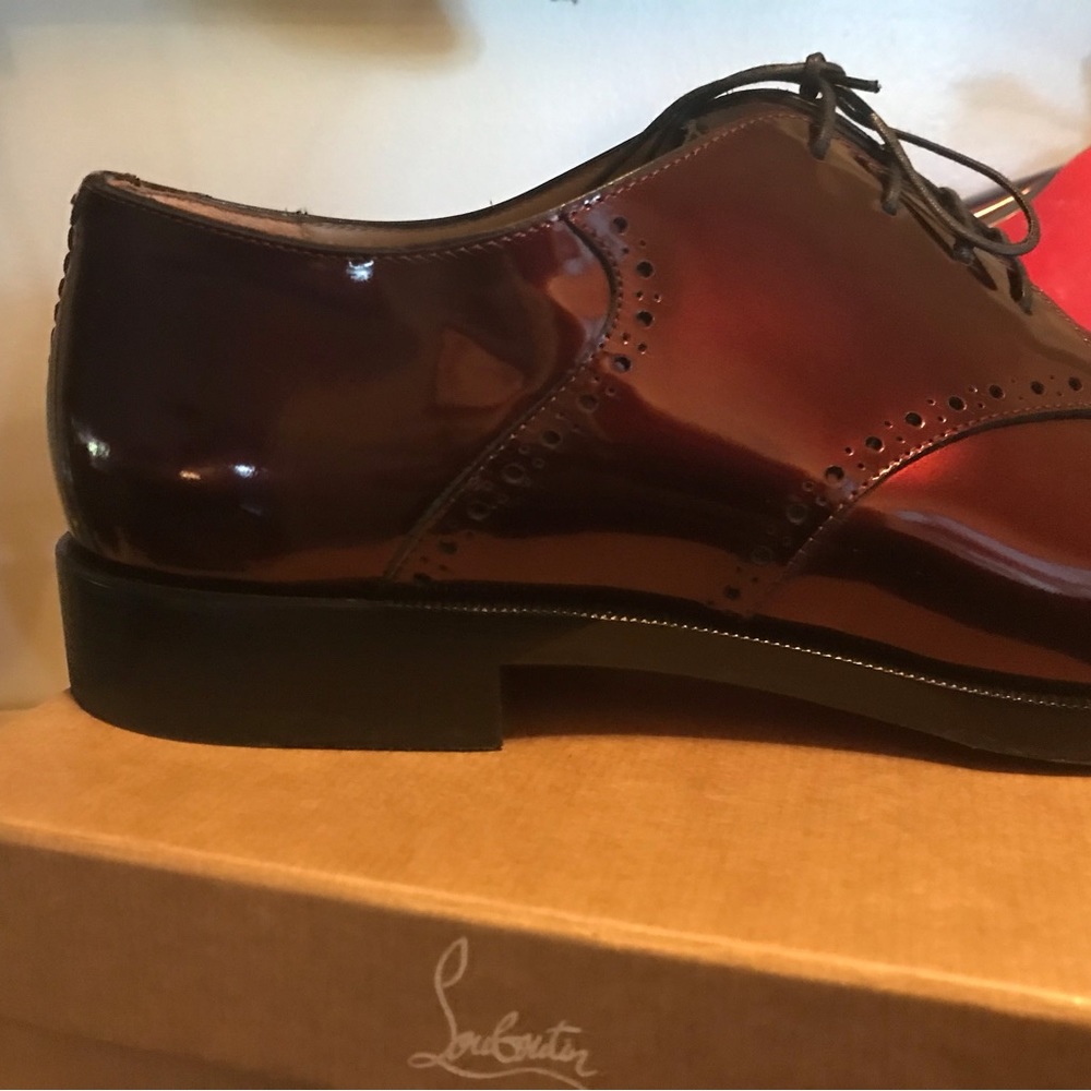 CHRISTIAN LOUBOUTIN. COUSIN PLATERISSIMO FLAT CALF